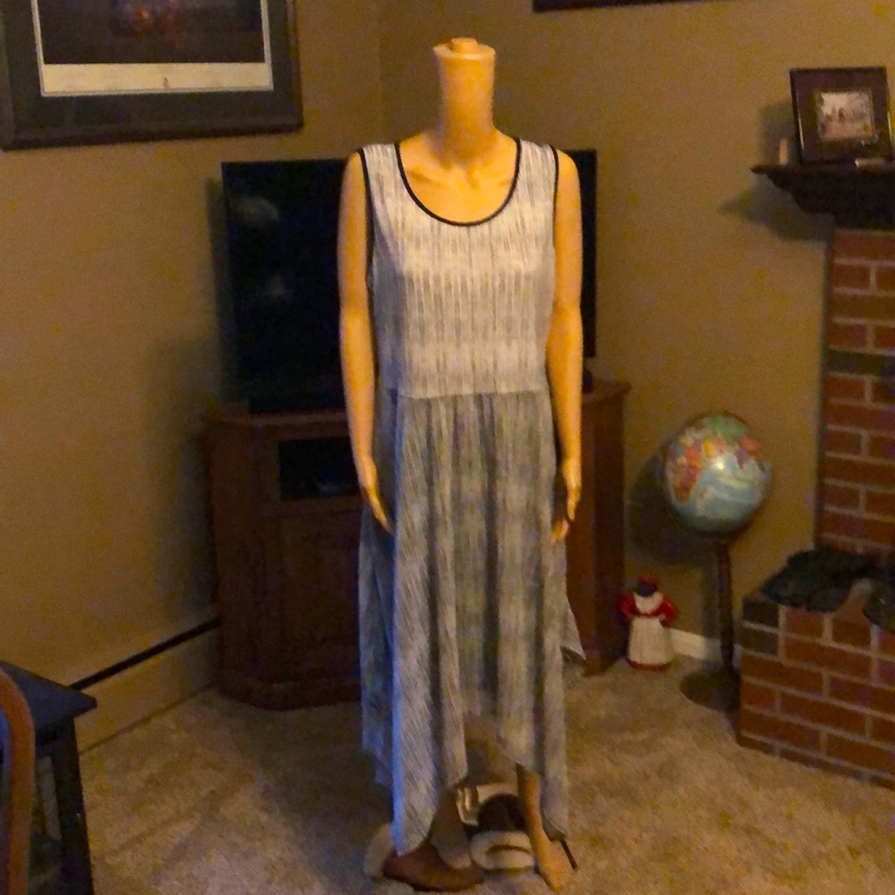 Very cute Elle NWT midi scarf dress